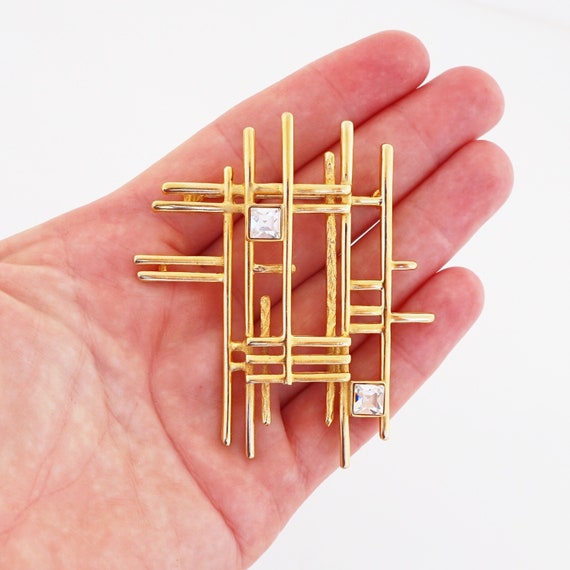 Gilded Modernist Sculptural Brooch With Crystal A… - image 4