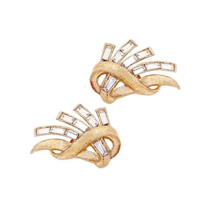 Gold Abstract Ribbon Earrings With Baguette Crystal Spray By Alfred Philippe For Crown Trifari, 1950s