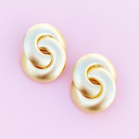 Vintage Gilded Interlocking Rings Statement Earri… - image 2