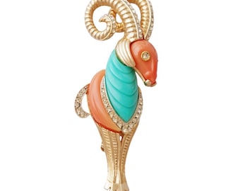 Koraal en turkoois Lucite vergulde ram figurale broche door Hattie Carnegie, jaren 1960