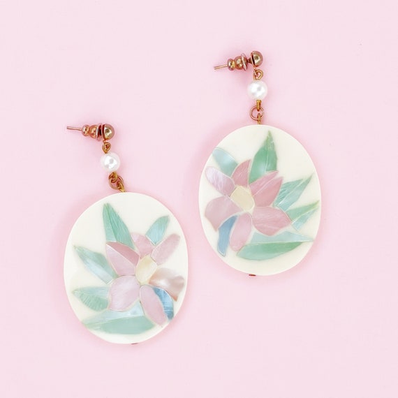 Pastel Mother of Pearl Floral Drop Earrings, 1980s - image 2