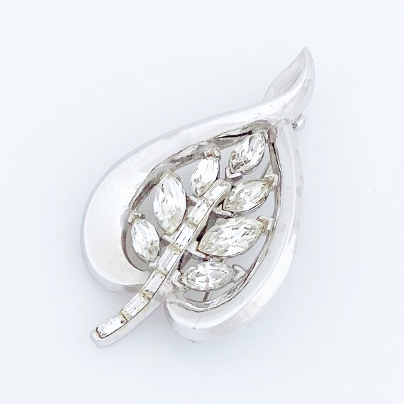 Platinum Trifarium Leaf Brooch With Navettes and … - image 4