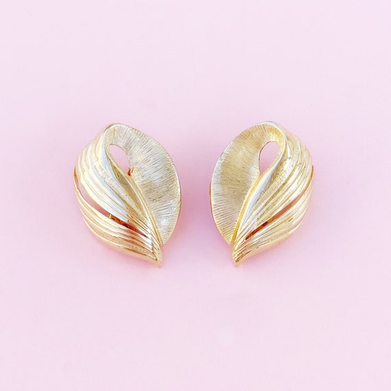 Gilded Textured Abstract Leaf Earrings, 1980s - image 6