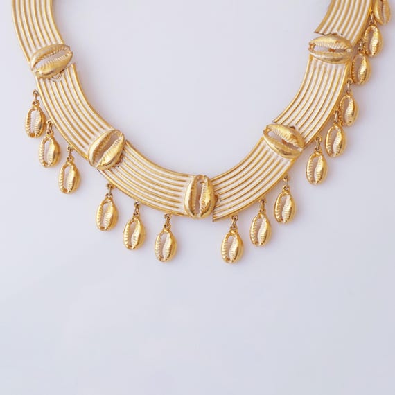 Gilt & White Enamel Seashell Dangle Choker Neckla… - image 4