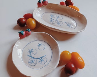 Keramik Teller mit Tomaten Motiv, handgemachter Teller, Keramik Tablett, dekoratives Tablett, Wohndekor, Keramik Tomate