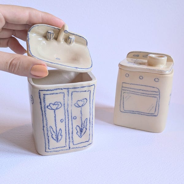 Ręcznie robiony miniaturowy ceramiczny zlew lub piekarnik: pudełko na biżuterię