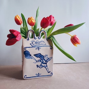 Happy Meal Vase, Ceramic Flower Vase, Homedecor, y2k, Lunch Box Flower Vase, Handmade in Portugal image 3