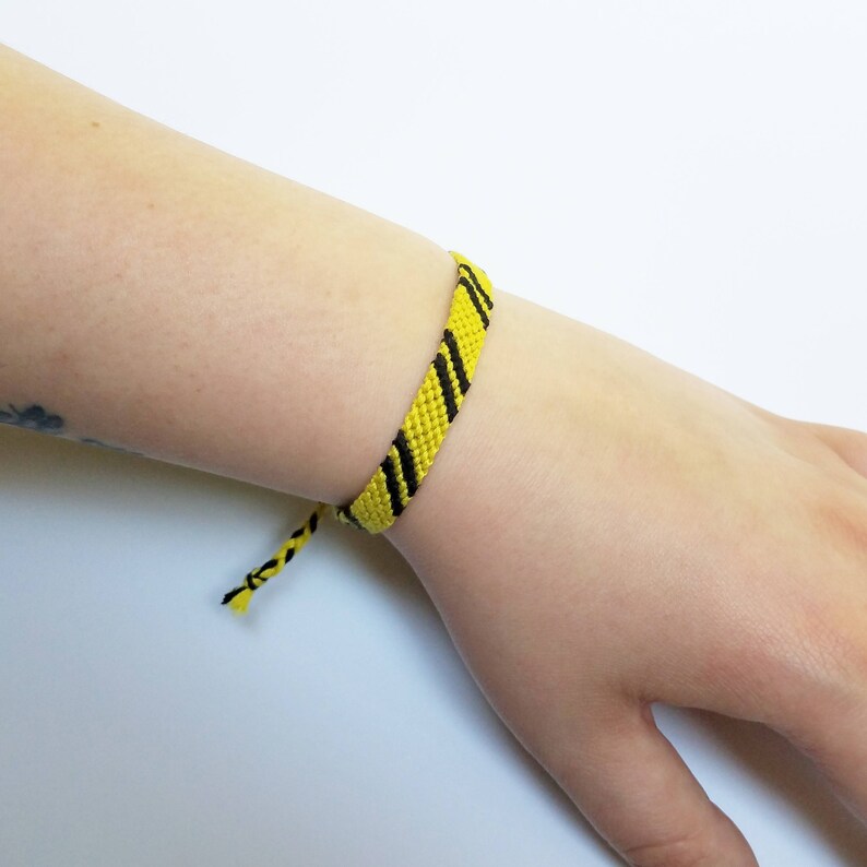 Желто черный браслет. Yellow armband. Необычные мужские браслеты. Желто черный браслет. Браслет из паракорда королевская кобра.