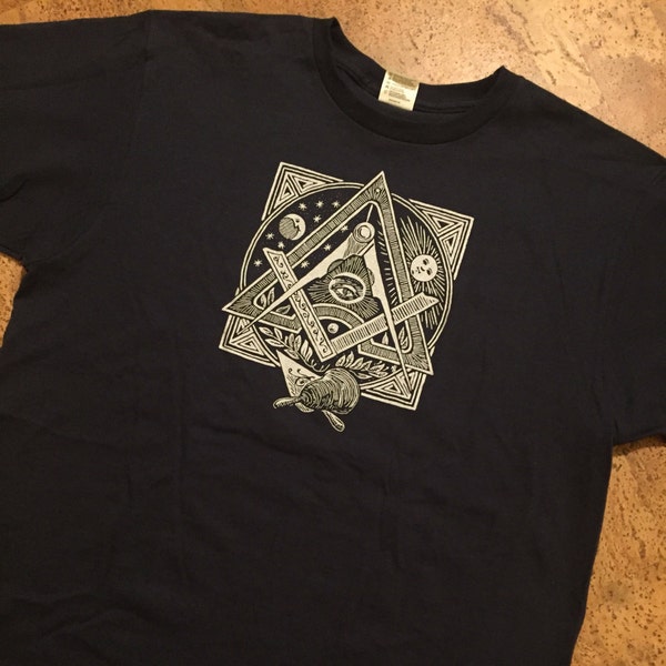Masonic Freemason Graphic T-Shirt, Square and Compasses in Silver on Organic Cotton