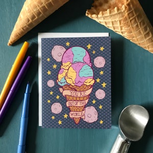 Carte Hors de ce monde | de félicitations de crème glacée | Carte d'anniversaire dans l'espace extra-atmosphérique pour lui ou pour n'importe qui d'autre