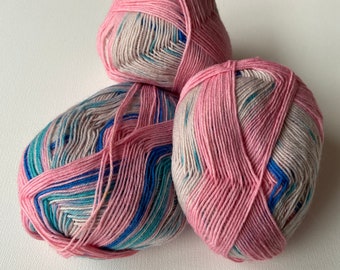 Scrappy socks yarn - Self striping sock yarn - Wool blend sock yarn - Superwash yarn - Fingering yarn - Knitting wool yarn - Socks yarn
