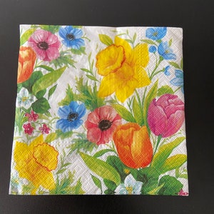 Paper Napkins For Decoupage Set 4 Flowers