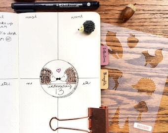 Woodland animals bullet journaling stencil adds owls, hedgehogs and more to your bujo pages. Grab it over here.