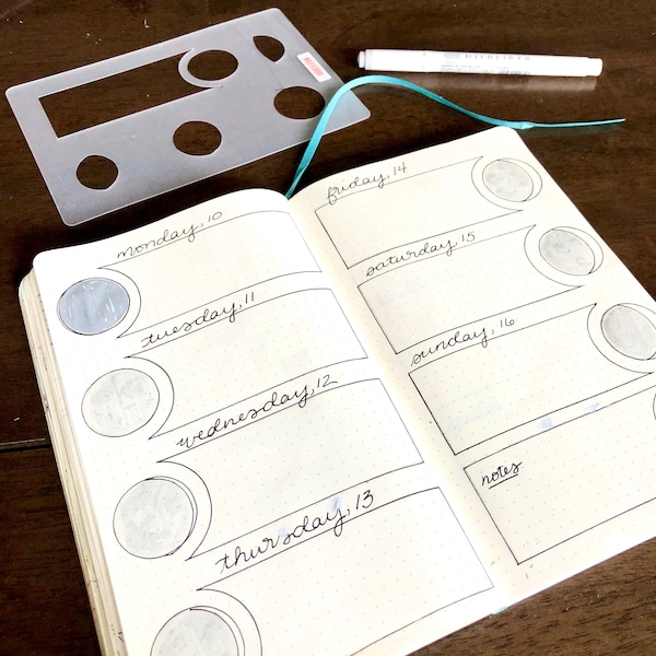 Lunar Weekly Layout Bullet Journaling Stencil easily creates lunar bujo layouts. Get it over here.