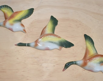 Ceramic flying wall ducks, great retro decoration, wall hanging