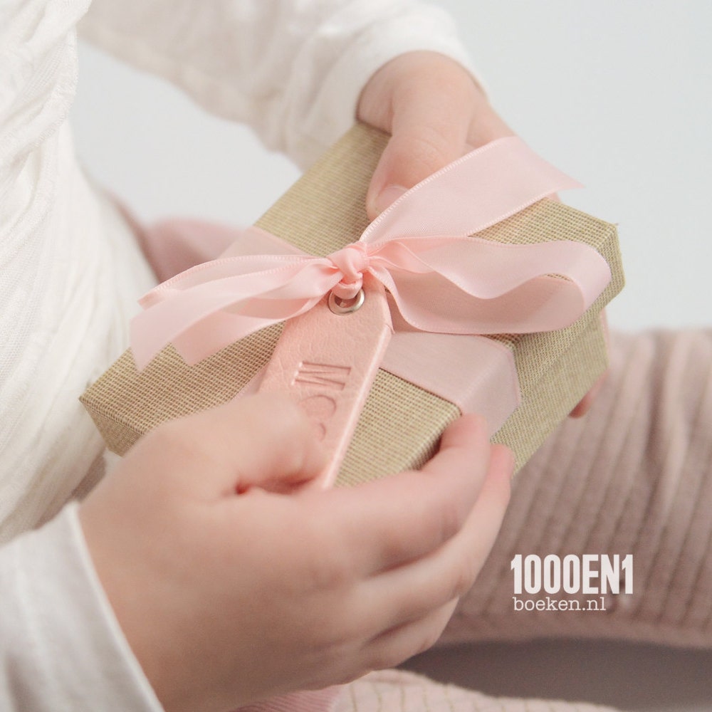 Personalized ring box vintage linen pink image 0