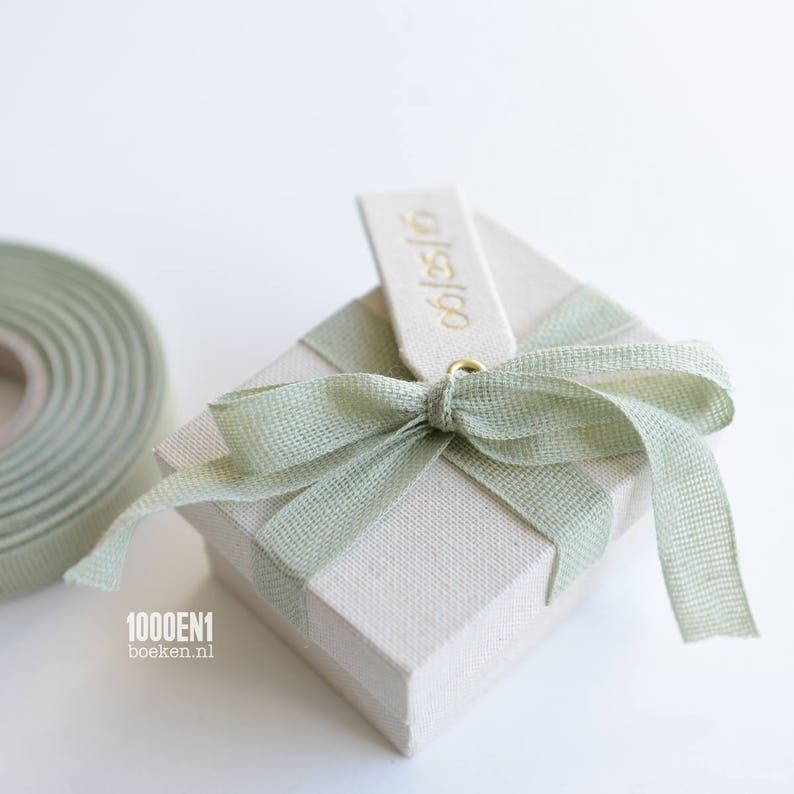 Ring box botanical