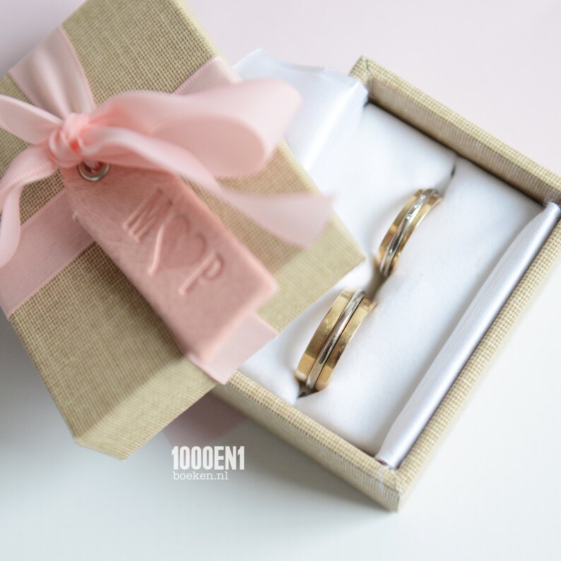 Personalized ring box vintage linen pink