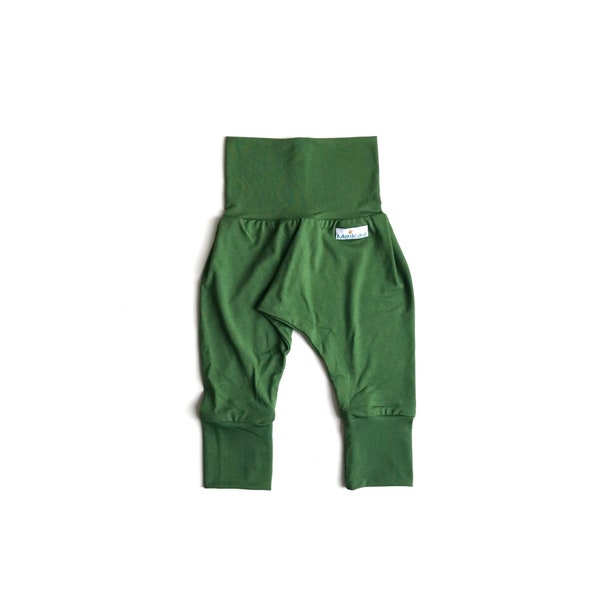 Green BAMBOO Harem Swaggers, Evolutive pants, Growing Pants, grow with me pants, Pantalon évolution, Pantalon évolutif, kids pants