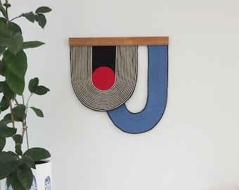 Textured Wallhanging, Memphis style, Wavy art ,Pop art, black& white, Curvy Wall Decor, cotton macrame  cord ,Modern Home Decor, scallopes