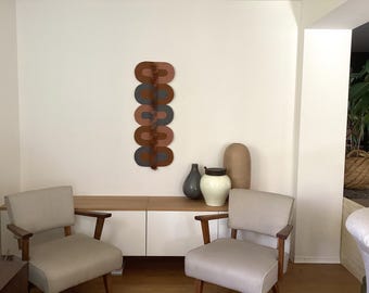 Tapiz de pared en tonos tierra, marrón, ladrillo y gris: decoración de pared para espacios estrechos, arte de fibra, festoneado.