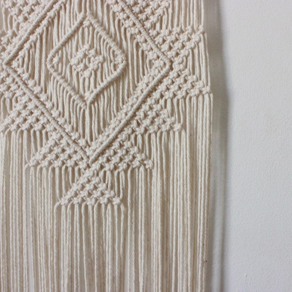 Hecho a mano Macrame Pared Colgante Pared Decoración Boho Chic Pared Arte Azteca Boho Creme Algodón Hilo Orgánico Tapiz Tejido Crochet Boda Anudada