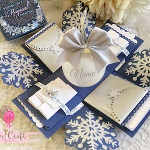 Exploderende kerstfotodoos blauw en zilver met gepersonaliseerd kerstbalornament in het midden, kerstcadeau voor hem/haar