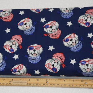 Förskuret 1/4 Yard Cool Summer Dogs Patriotic Tyg 100% Bomull