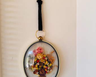 Vintage Dried Flower Wall Art – 1960s Oval Medallion Made in Belgium, Glass Frame with Ribbon Hanger