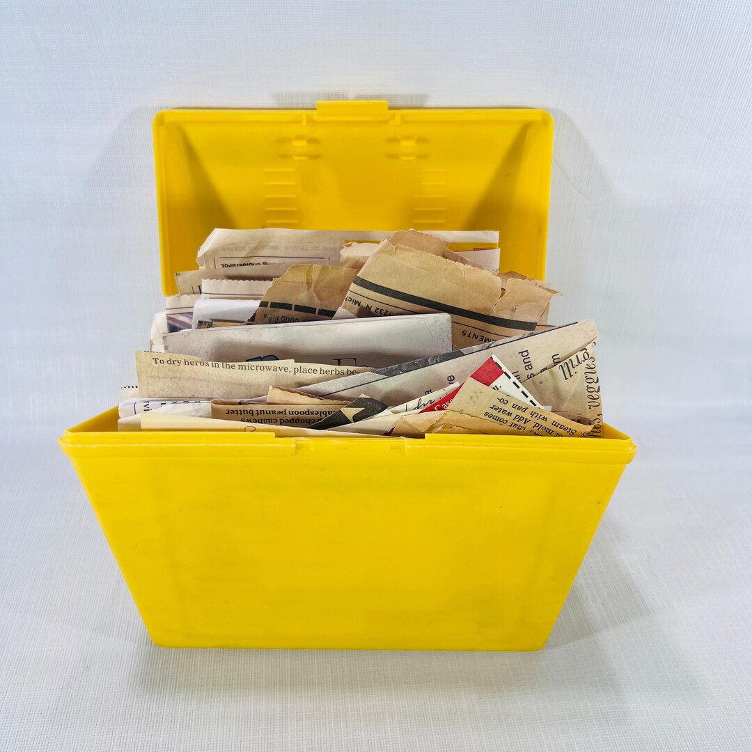 Large Vintage Plastic Recipe Box With Assorted Family Recipes