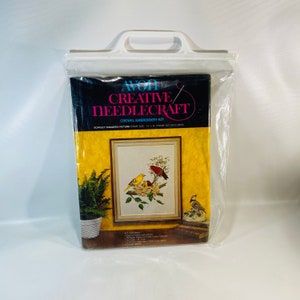Avon Creative Needlecraft Crewel Embroidery Scarlet Tanagers Picture  Kit 1974