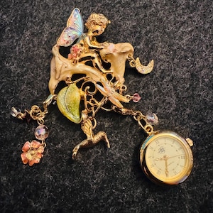 Kirks Folly Watch - Etsy display picture 3