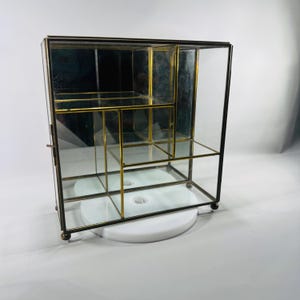 ヴィンテージ glass shelf image_cfd295e6-5ffc-40b8-a0ad-