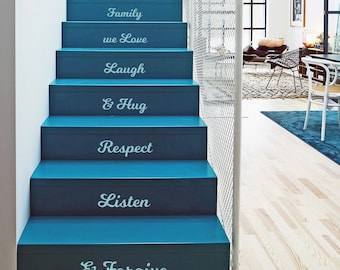 En nuestra familia, CALCOMANÍA PARA ESCALERAS, calcomanía para escaleras, calcomanía de vinilo para pared, calcomanía con frase para pared, calcomanía para pared, calcomanía para pared familiar, amamos, reímos, abrazamos, respetamos, escuchamos