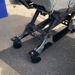 Single cockpit desk chair Southwest Airlines B737 image 3