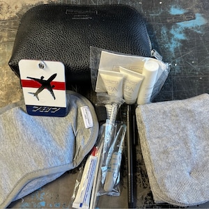 British Airways & The White Company amenity kit and B787 skin luggage tags