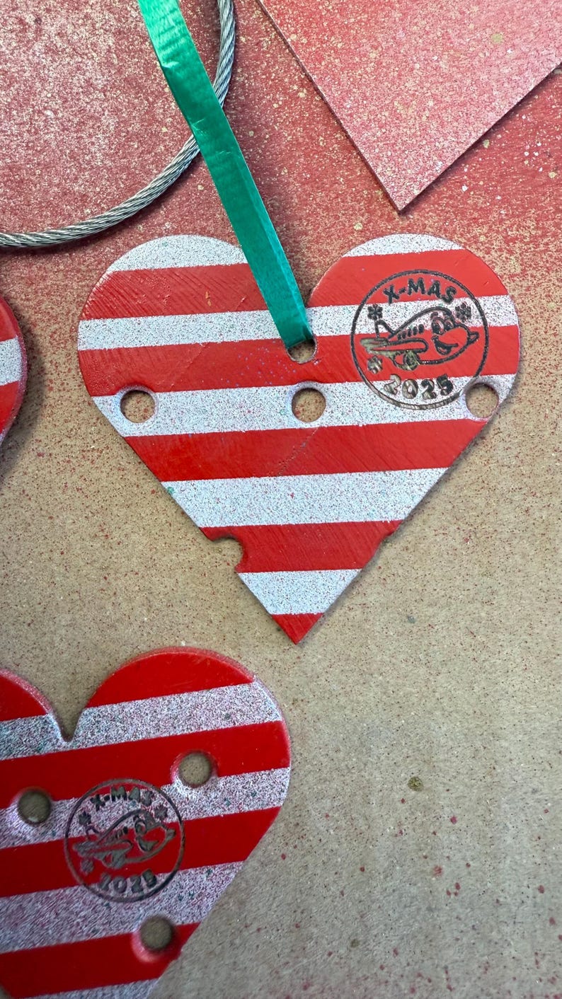 Southwest Airlines B737 heart X-MAS 2025 keychain or ornament image 3