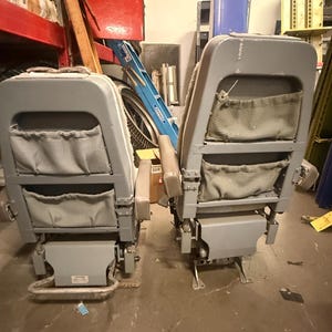 Single cockpit desk chair Southwest Airlines B737 last ones image 9