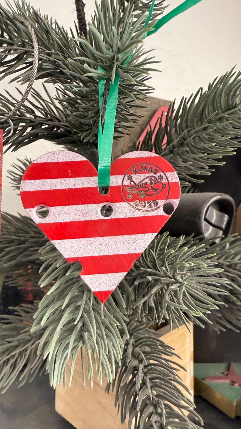 Southwest Airlines B737 heart X-MAS 2025 keychain or ornament image 1