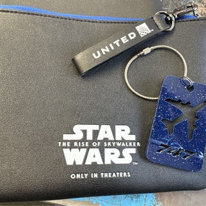 United Airlines Star Wars amenity kits with UAL aircraft skin Luggage Tag