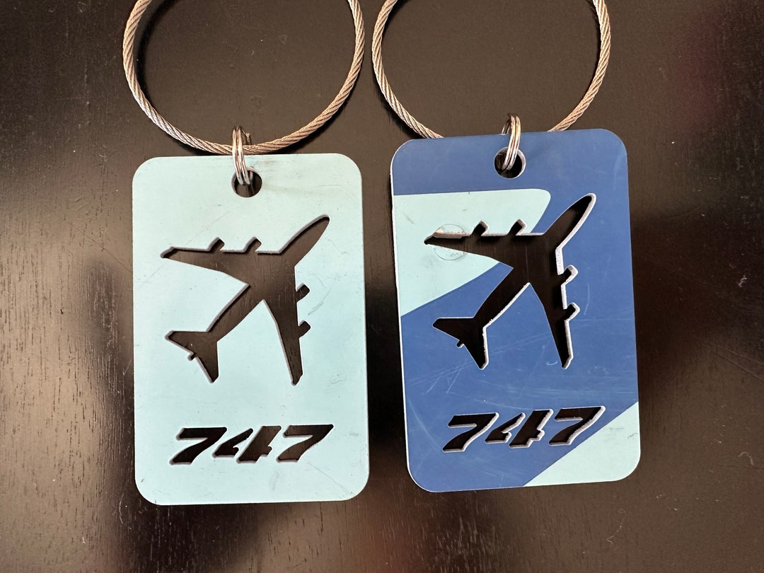 大韓航空 ロゴ ネームタグ　キーホルダー トラベルタグ　ホワイト Korean Airlines B747-400 Skin Luggage Tags - Etsy