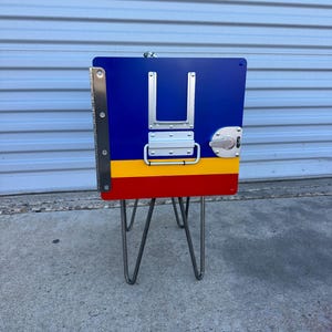 Zupełnie nowy stolik boczny Egret Aviation Galley Box – pomalowany na zamówienie w kolorach Southwest Airlines – z 2 DARMOWYMI szufladami w zestawie!