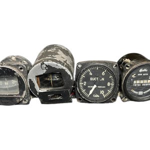 Retired Aviation Cockpit instrument Compass Hobbs Suction