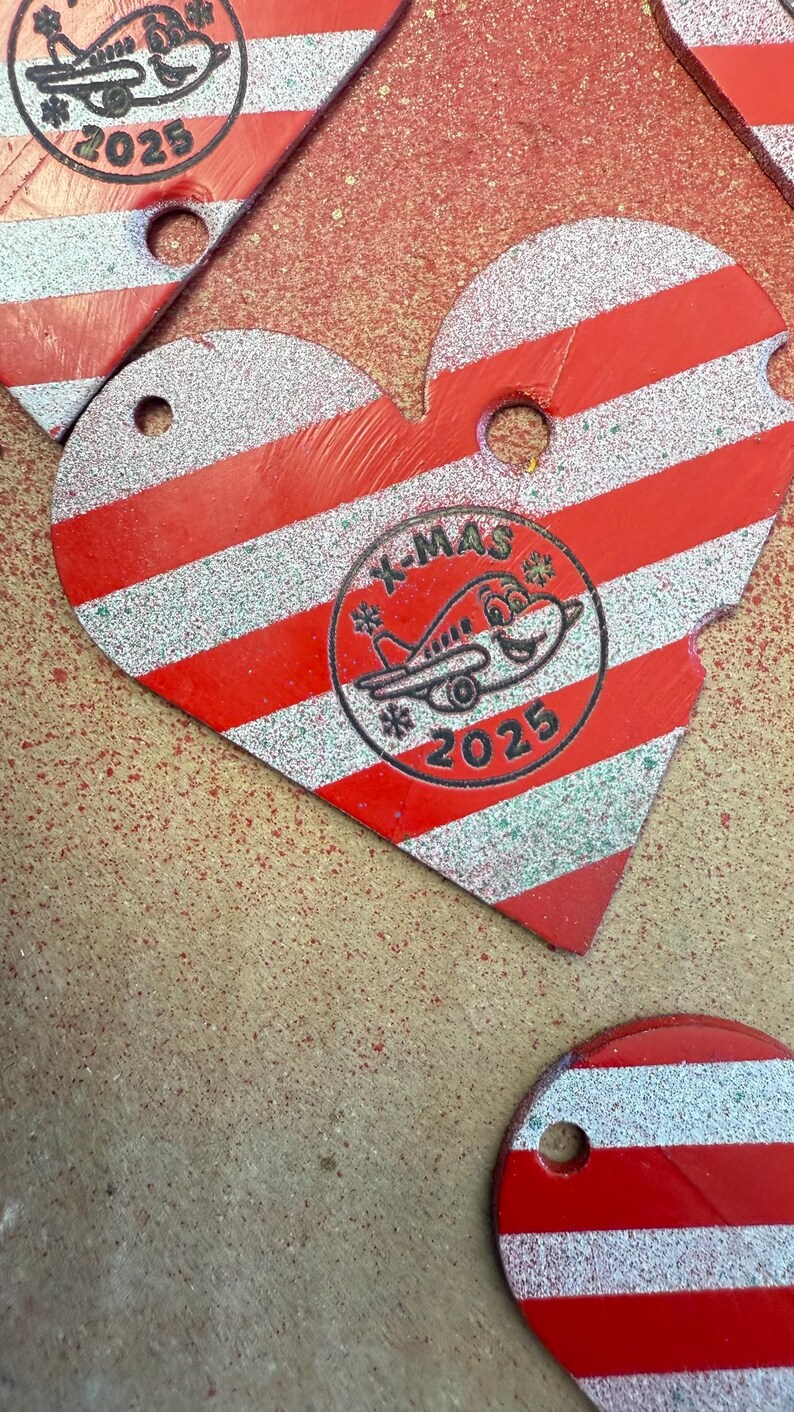 Southwest Airlines B737 heart X-MAS 2025 keychain or ornament image 2