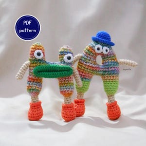 Padrão de brinquedos de alfabeto de crochê, alfabeto fofo de amigurumi, letras coloridas de crochê, brinquedo educativo para crianças, presente exclusivo para professores.