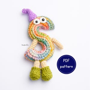 Patrón de crochet para amigurumi de letra S. Llavero colorido para accesorios. Regalo perfecto para una amiga.