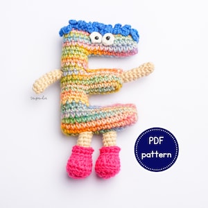 Patrón del alfabeto letras E de crochet, instrucciones fáciles de amigurumi, letras de juego de amigurumi, muñeco de peluche para juguete educativo para niños pequeños.