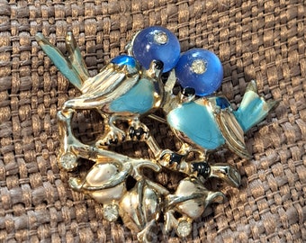 Vintage Unsigned Two Bluebirds on a Branch Figural Moonglow Moonstone Brooch Pin