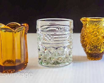 Drei Stück Vintage farbige Glas Zahnstocher Shot Whisky Bud Vase