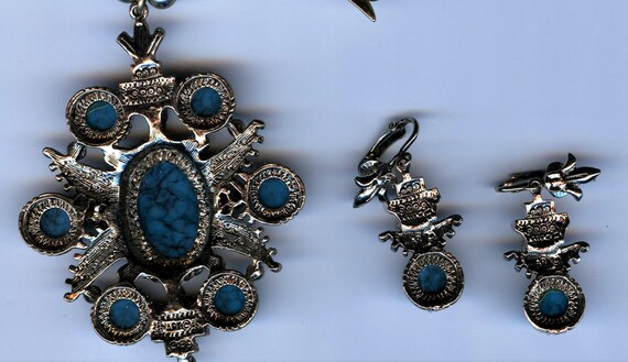 pendant snake